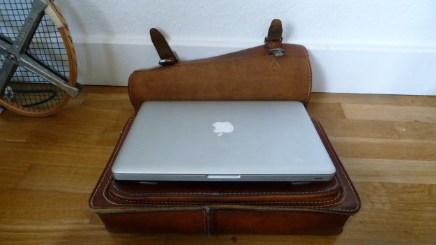 Ruitertassen briefcase leather perfect size for macbook pro 13
